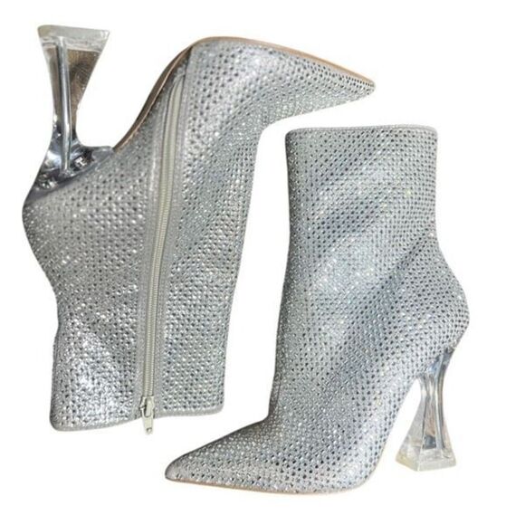 Steve Madden Vivy NWT Glamorous Silver Heeled Boots with Rhinestones and Stilett - Picture 2 of 6